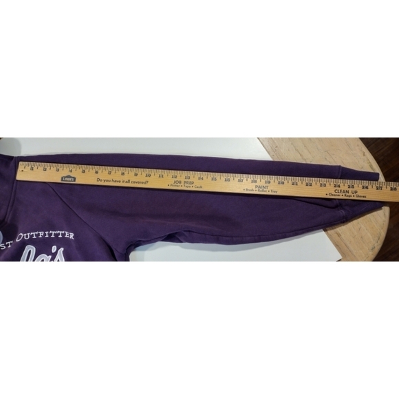 Cabela's purple hooded sweatshirt with kangaroo pocket - Picture 10 of 11